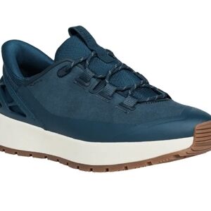 Men's Athletic Shoes in Blue and Brown